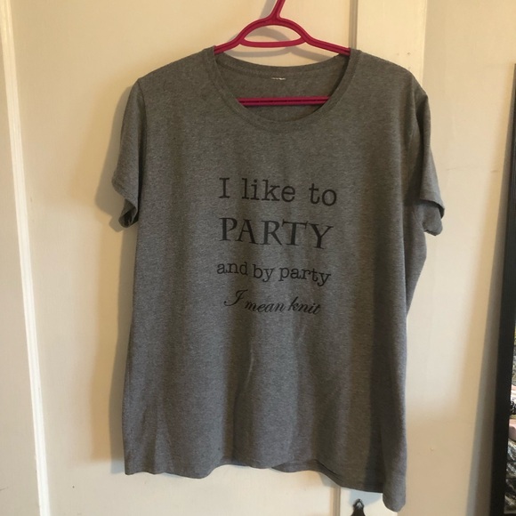 ✨great shape✨ Unique Knitter’s Love to Party T-shirt - XL - Picture 3 of 4